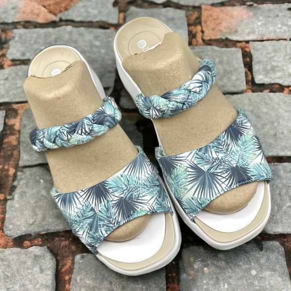 NIB Bzees New Wave Platform Wedge Slide Sandals Greenleaf 8M 38 - Picture 2 of 16